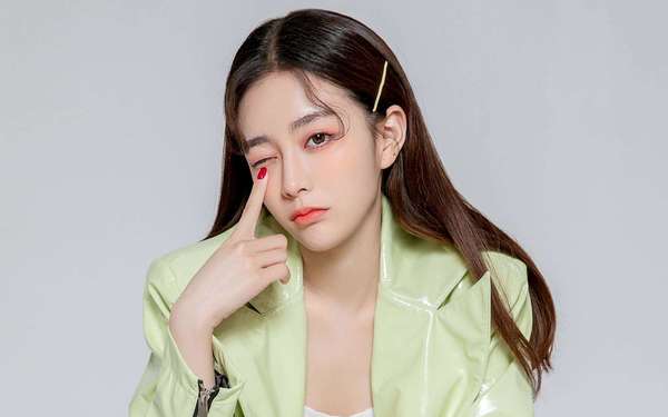 挤痘痘挤出白黄是什么？