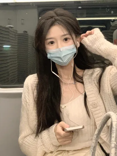 脚上长小疙瘩别乱抠，3个步骤轻松去除